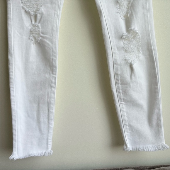 Kancan For Maurice’s Women’s White frayed distressed denim skinny jeans size 27 - Picture 6 of 9